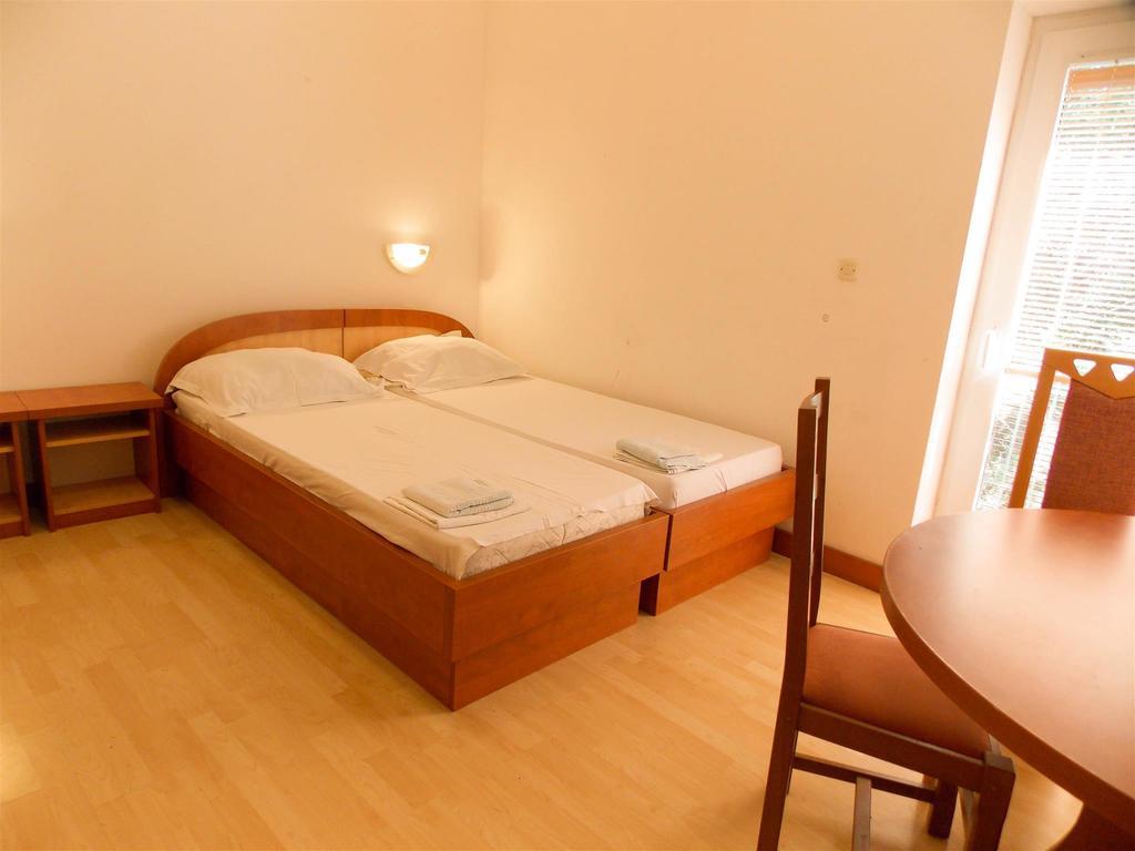 Apartments Frane (Adults Only) Новаля Номер фото
