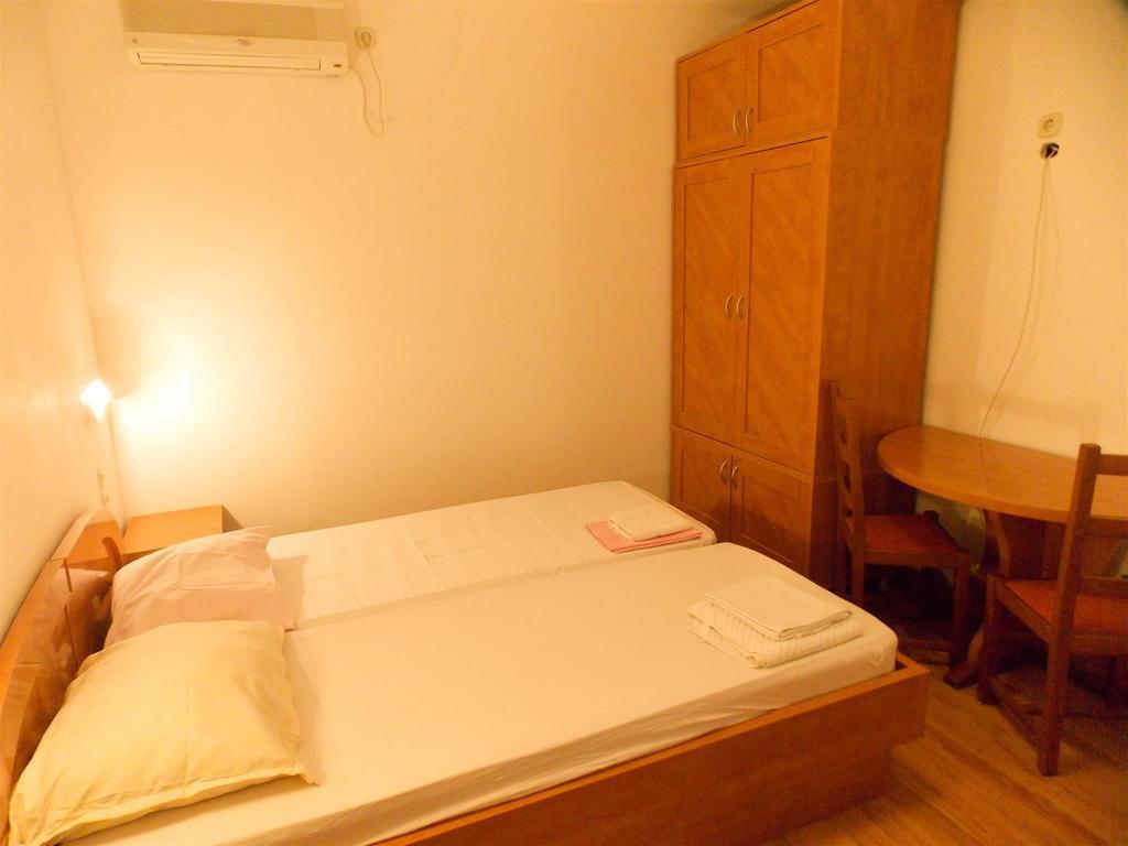 Apartments Frane (Adults Only) Новаля Номер фото